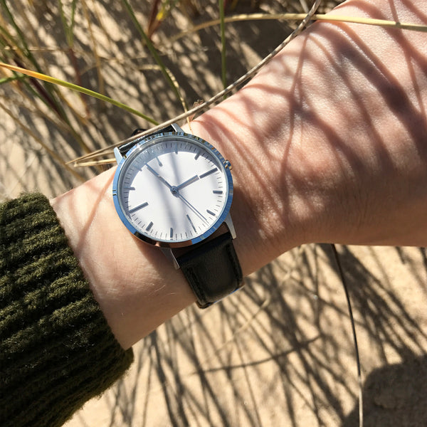 fte3008 Silver & Black Leather Womens/Ladies Minimalist Vintage inspired Watch